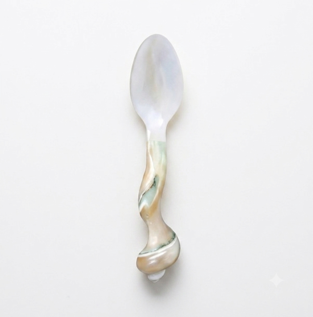 Natural Conch Shell Dinner Spoon - Handcrafted 1 Piece, Eco-Friendly Tableware