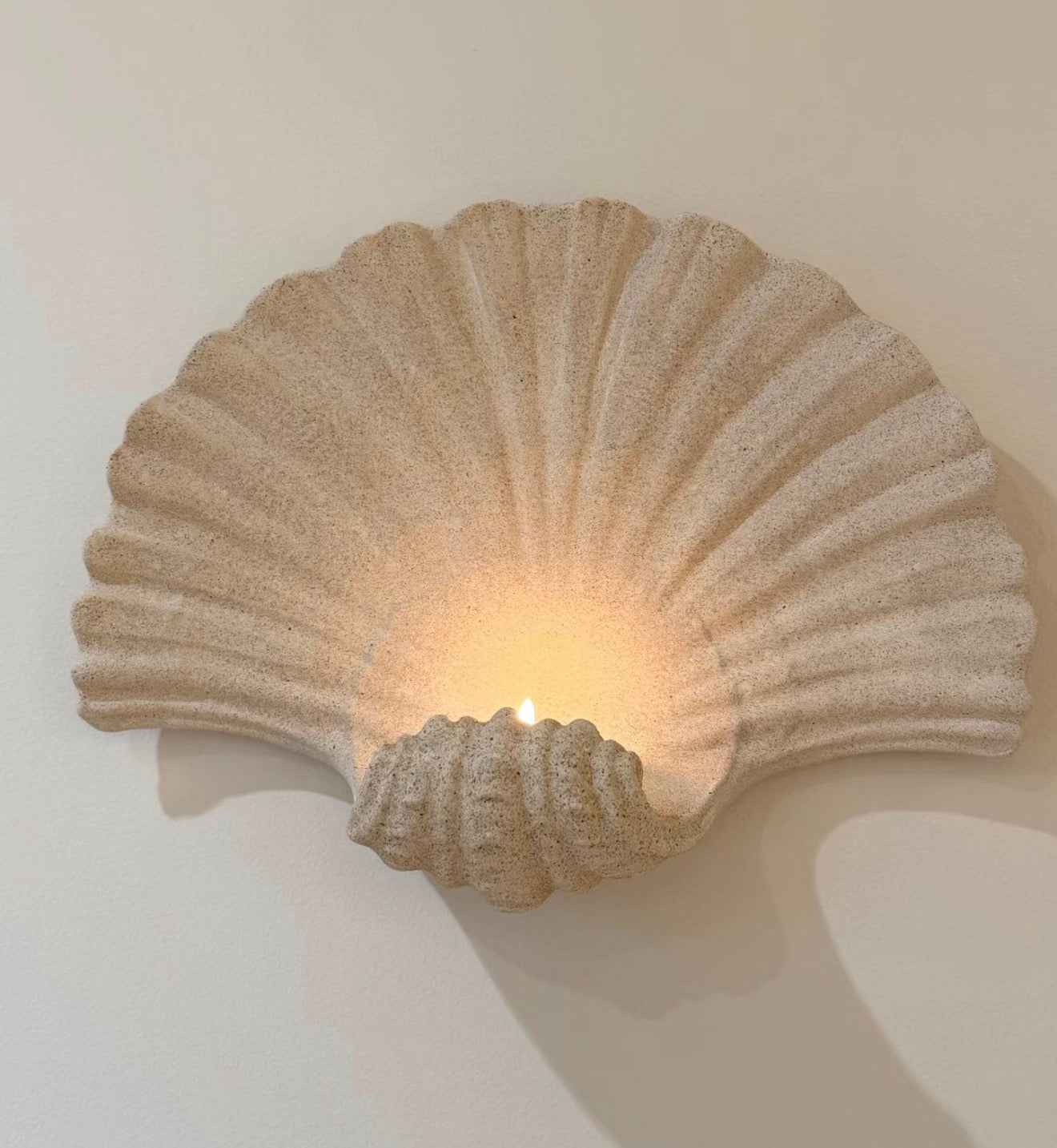 Natural Sandstone Shell Candle Holder Wall Sconce – Handcrafted Seashell Sculpture Art Decor, Coastal Boho Wall Hanging Candle Lamp for Home Interior