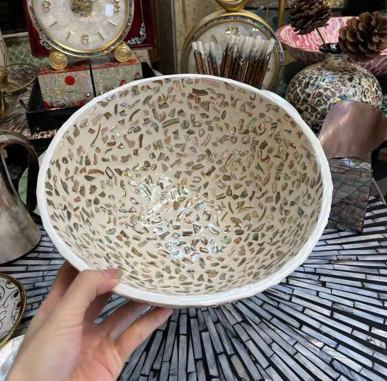 Handcrafted Shell Mosaic Pedestal Fruit Bowl – Iridescent Seashell Inlay Serving Tray, Luxury Decorative Centerpiece for Home & Dining Table