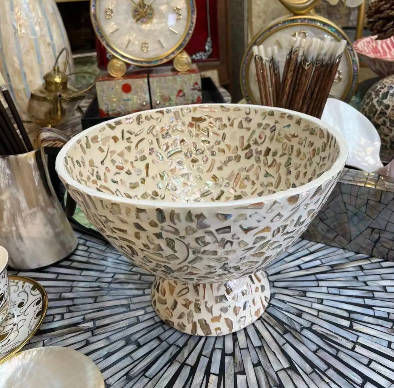 Handcrafted Shell Mosaic Pedestal Fruit Bowl – Iridescent Seashell Inlay Serving Tray, Luxury Decorative Centerpiece for Home & Dining Table